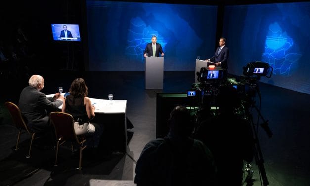 La economía se incluyó como el tercer eje temático