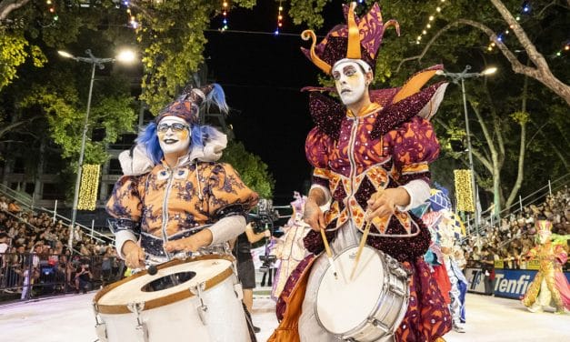 Carnaval: La Fiesta de Momo