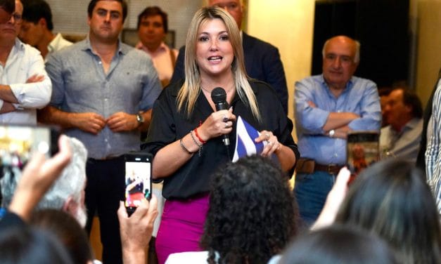 Valeria Ripoll salió en busca de votos a la vecina orilla