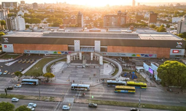 Intenso movimiento en la Terminal Tres Cruces, previo al balotaje del domingo