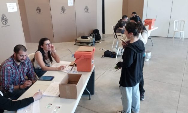 Uruguay elige al nuevo presidente: abrieron sus puertas las Comisiones Receptoras de Votos