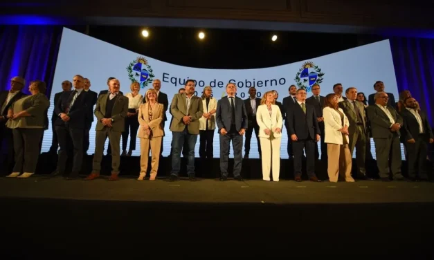 El gabinete de Orsi y las similitudes con el primer equipo de Vázquez 