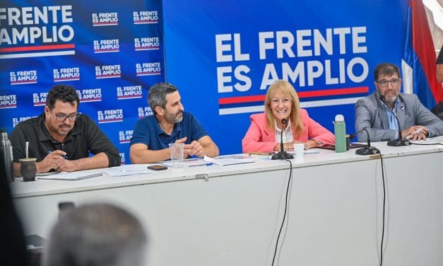 Reunión de senadores del Frente Amplio