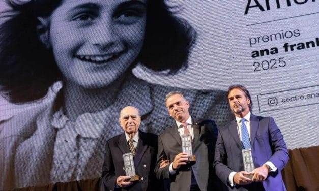 Uruguay recibió el Premio Ana Frank por su compromiso con la democracia