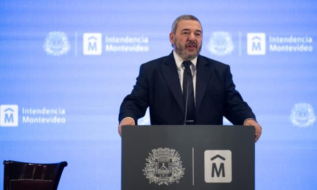 Bergara gobernará “con toda la energía, todo el compromiso y todo el amor por Montevideo”