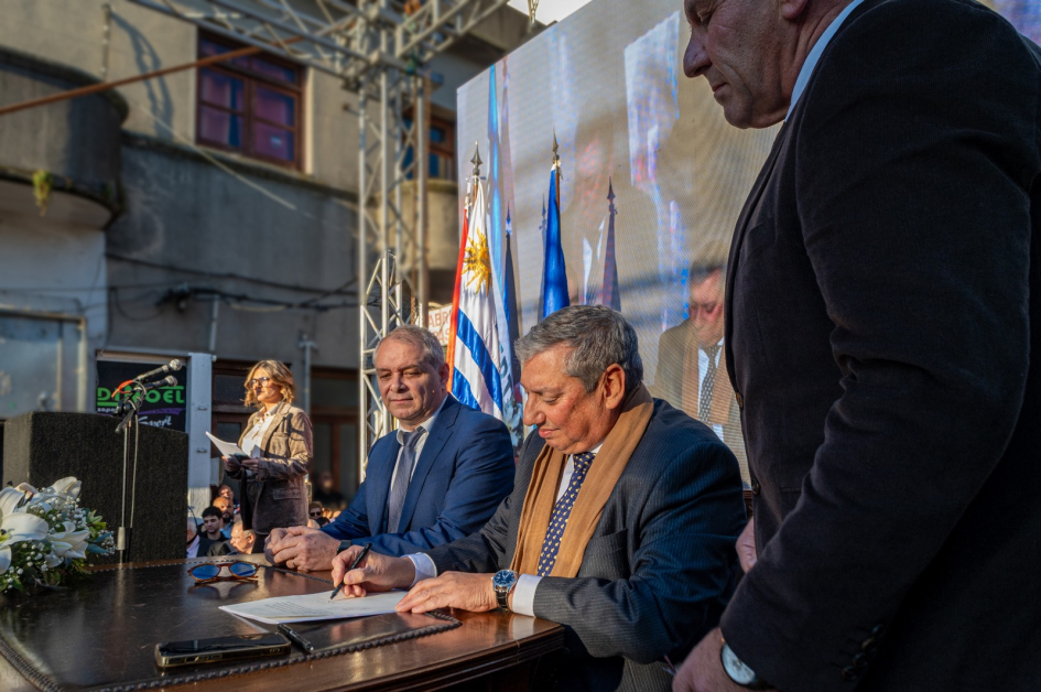 Enciso asumió por tercera vez como intendente de Florida