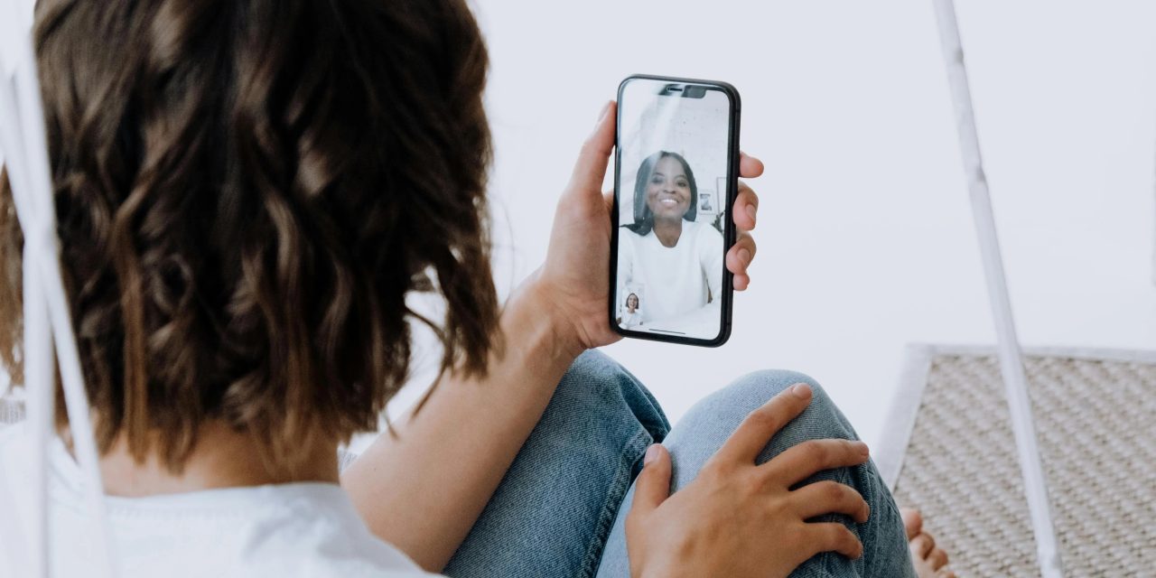 Apple implementa nueva función que detecta desnudez y pausa las videollamadas