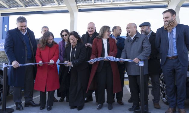 Ancap y Ducsa inauguraron la primera estación eléctrica
