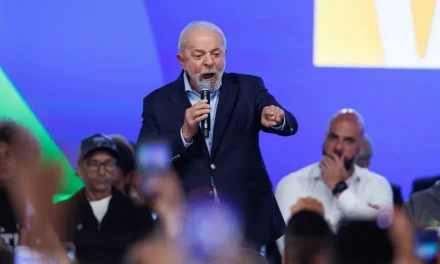 El presidente Lula da Silva confirma que irá por la reelección en Brasil para el 2026