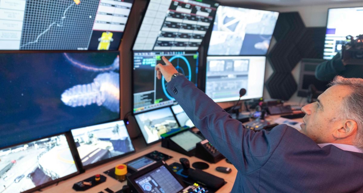 Orsi recorrió el buque de investigación oceoanográfica
