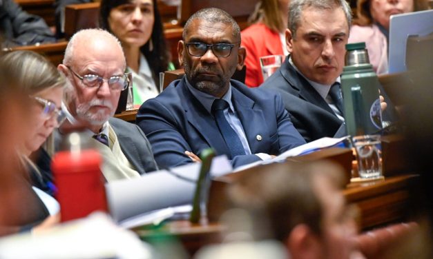 Tras 21 horas, finalizó la interpelación a Ortuño