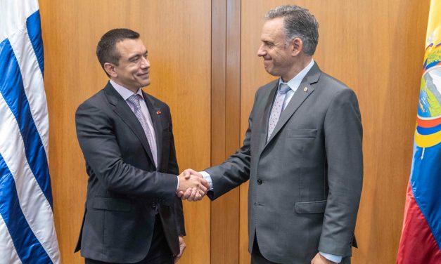 Daniel Noboa visitó Uruguay y firmó acuerdos de seguridad con Yamandú Orsi