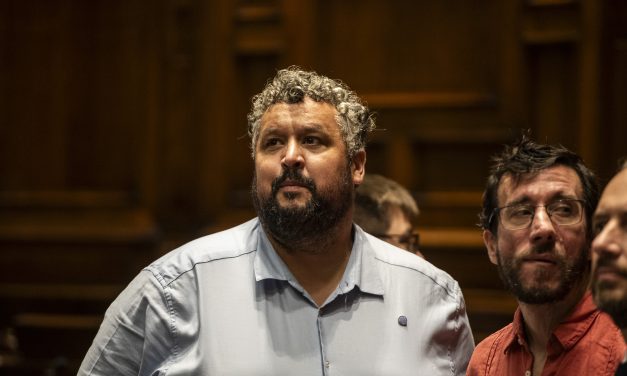 Presupuesto 2026–2030: becas, tiempo extendido y cultura en la mirada de Mazzini