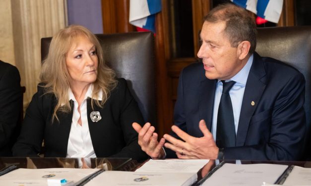 Se entregó en el Parlamento el Proyecto de Ley de Presupuesto Nacional 2025-2029