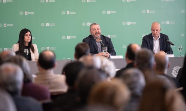 Bergara presentó medidas para mejorar la movilidad en Montevideo