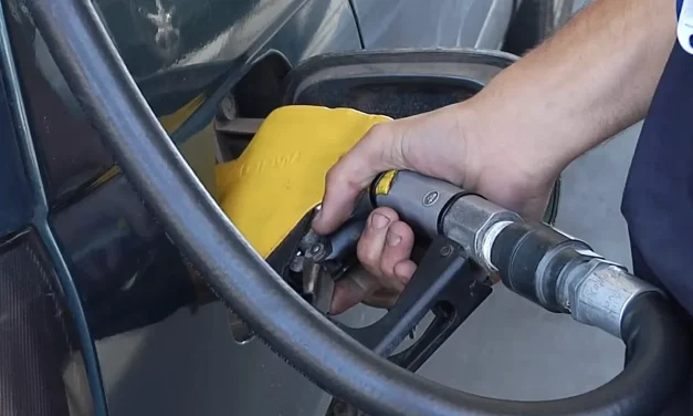 Baja el precio de la nafta y aumentan el gasoil y el supergás