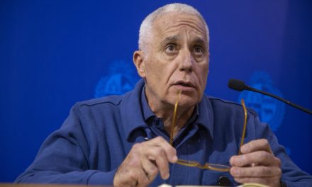 Ministro del Interior a los autores: “No nos moverán”