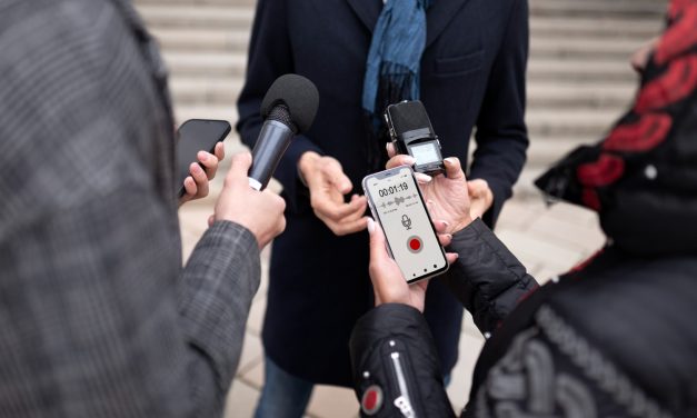 Periodistas uruguayos y la IA: 6 de cada 10 la utilizan en su trabajo