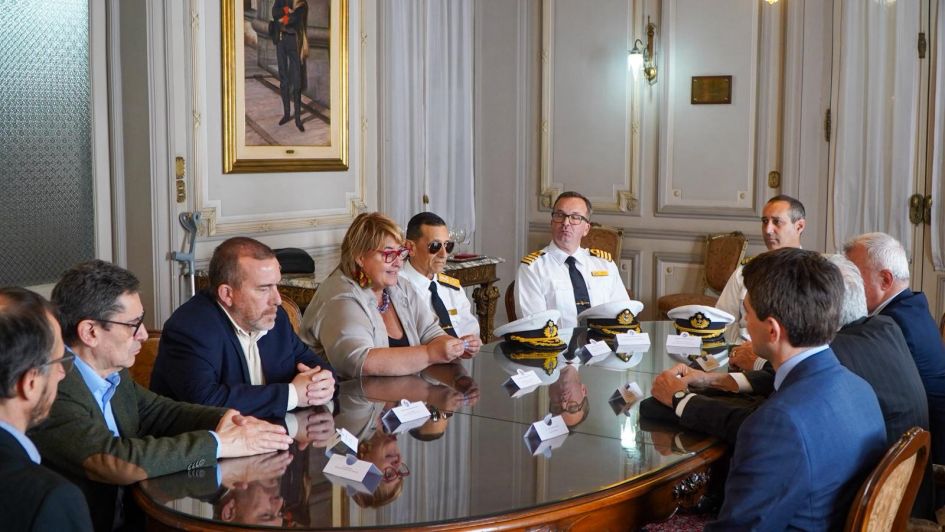 Armada incorpora un nuevo helicóptero AB412HP