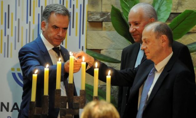 Orsi participó en la conmemoración de la Noche de los Cristales Rotos