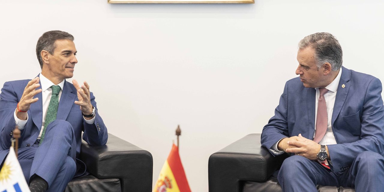 Yamandú Orsi fue invitado a foro progresista en España junto a Sánchez, Lula, Petro y otros líderes mundiales