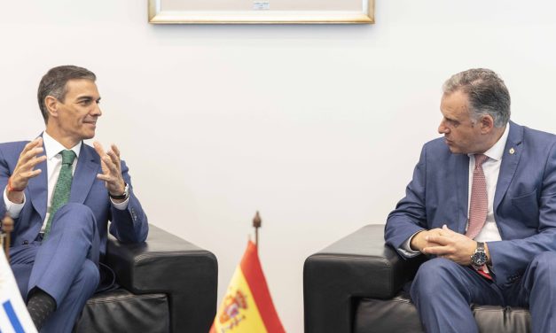 Yamandú Orsi fue invitado a foro progresista en España junto a Sánchez, Lula, Petro y otros líderes mundiales