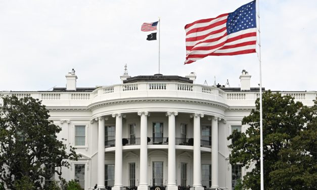 EE. UU extiende el alto al fuego con Irán y mantiene el bloqueo naval