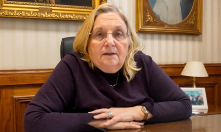 Bianchi pide informes al gobierno por viaje de Orsi a España y cuestiona reuniones internacionales