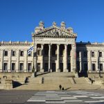 El Parlamento lanza ciclo de formación en IA para legisladores y funcionarios