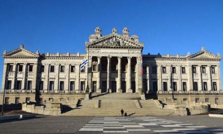El Parlamento lanza ciclo de formación en IA para legisladores y funcionarios
