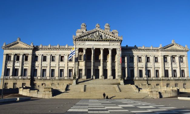 El Parlamento lanza ciclo de formación en IA para legisladores y funcionarios