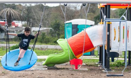 Botana propone crear plazas adaptadas para personas con autismo en Montevideo