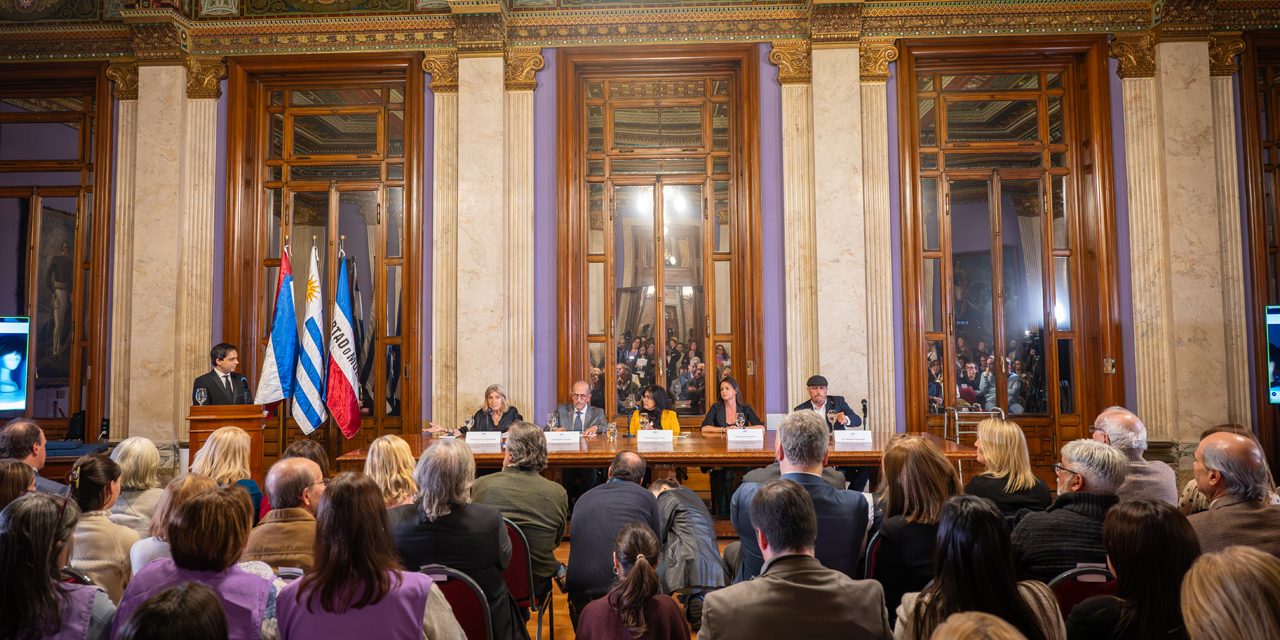 Moratorio, Gambini y organizaciones sociales fueron homenajeados como “Héroes Contemporáneos”