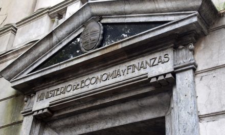 Gobierno y AFAP acuerdan hoja de ruta para mejorar el sistema previsional y la rentabilidad de los ahorros