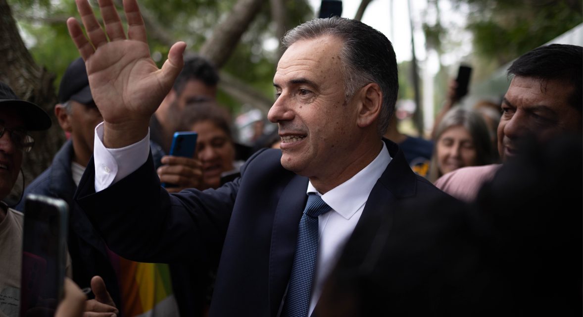 El 48% de los uruguayos desaprueba la gestión del presidente Yamandú Orsi