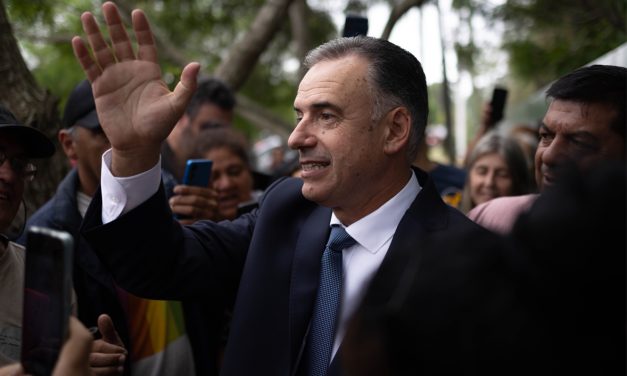 El 48% de los uruguayos desaprueba la gestión del presidente Yamandú Orsi
