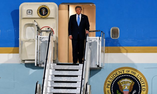 Trump llegó a China para una visita de Estado