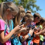 Celulares en las aulas: ¿Prohibir o regular?