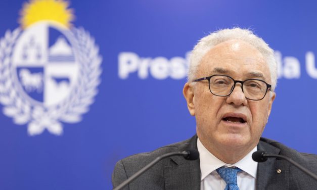 Blás pide explicaciones a Cancillería por viajes de Lubetkin