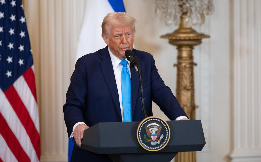 Trump amenaza con un ataque “más grande que nunca” contra Irán mientras se intensifican los enfrentamientos marítimos