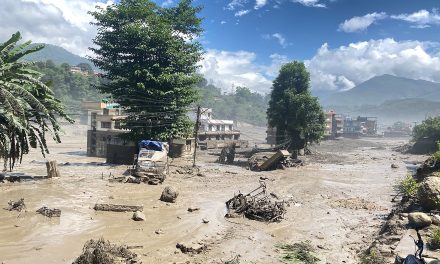 Más de 360 muertos tras el colapso de un glaciar en Nepal y Tíbet